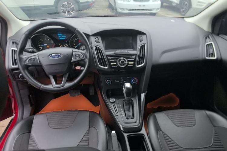 Used Ford Focus 2018 Sedan Classic 1.6L Automatic Trendy SmartDrive Edition Center Console