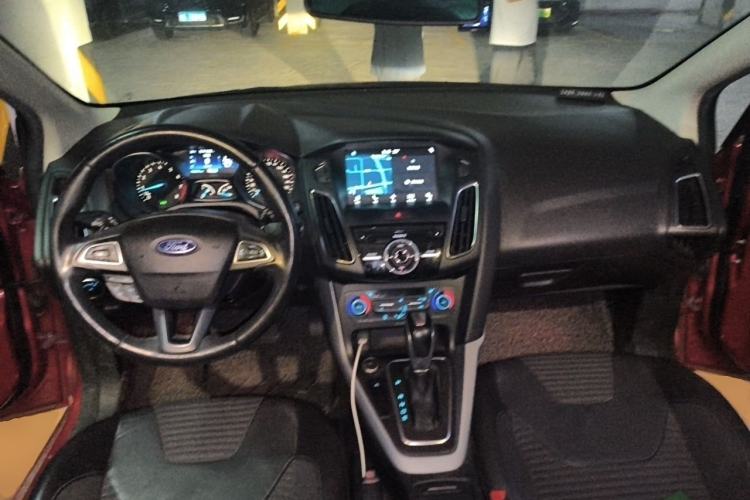 Used Ford Focus 2018 Hatchback Classic EcoBoost 180 Automatic Sport Edition Center Console