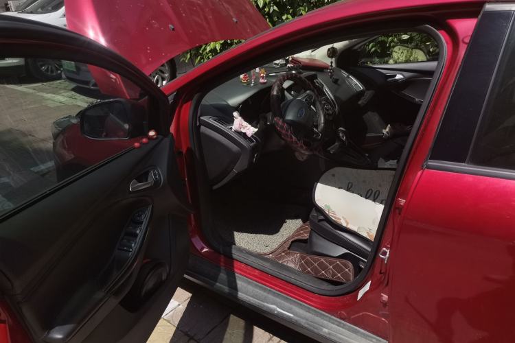 Used Ford Focus 2018 Sedan Classic 1.6L Automatic Trendy SmartDrive Edition Driver Seat
