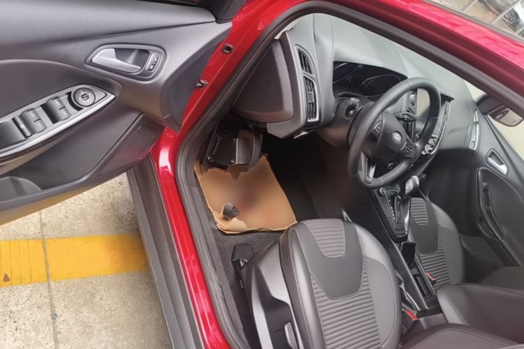 Used Ford Focus 2018 Sedan Classic 1.6L Automatic Trendy SmartDrive Edition Driver Seat