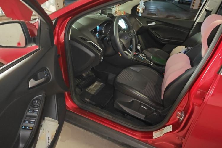 Used Ford Focus 2018 Hatchback Classic EcoBoost 180 Automatic Elite Model Driver Seat