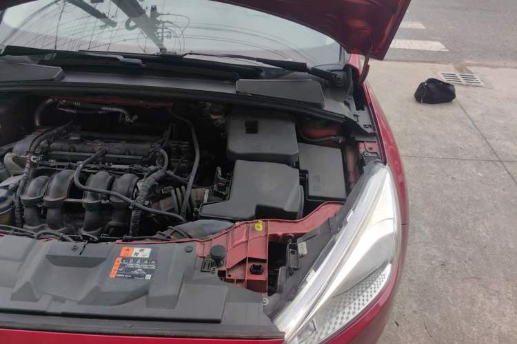 Used Ford Focus 2018 Hatchback Classic 1.6L Automatic Trendy SmartDrive Edition Engine Bay Left