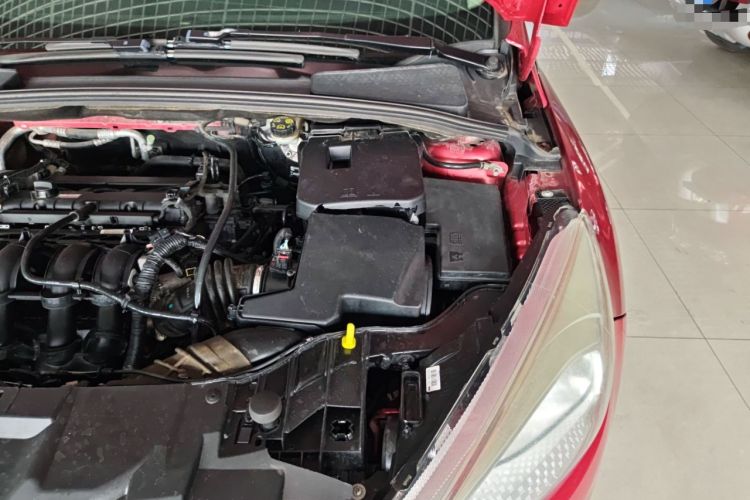 Used Ford Focus 2018 Sedan Classic 1.6L Automatic Trendy SmartDrive Edition Engine Bay Left