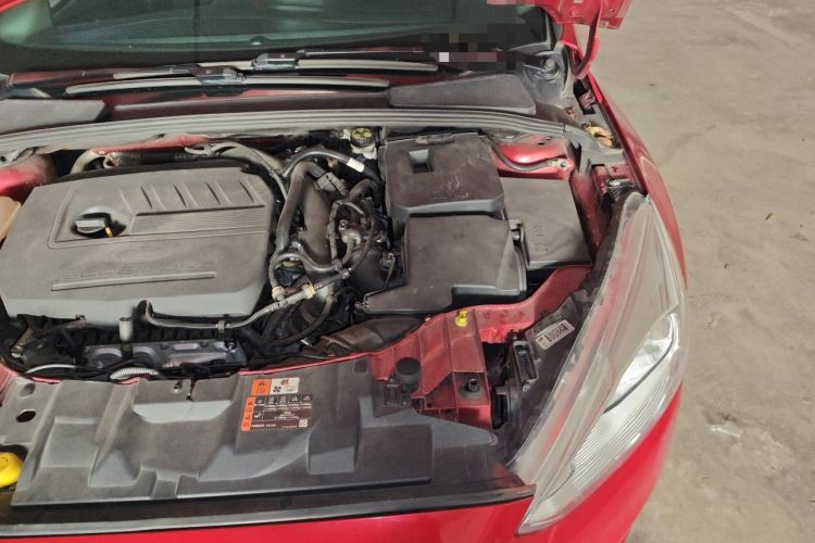 Used Ford Focus 2018 Hatchback Classic EcoBoost 180 Automatic Elite Model Engine Bay Left