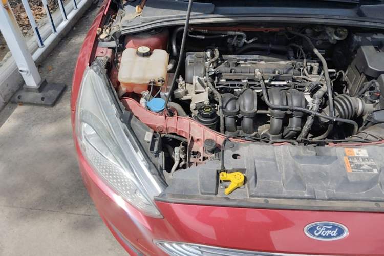 Used Ford Focus 2018 Sedan Classic 1.6L Automatic Trendy SmartDrive Edition Engine Bay Right