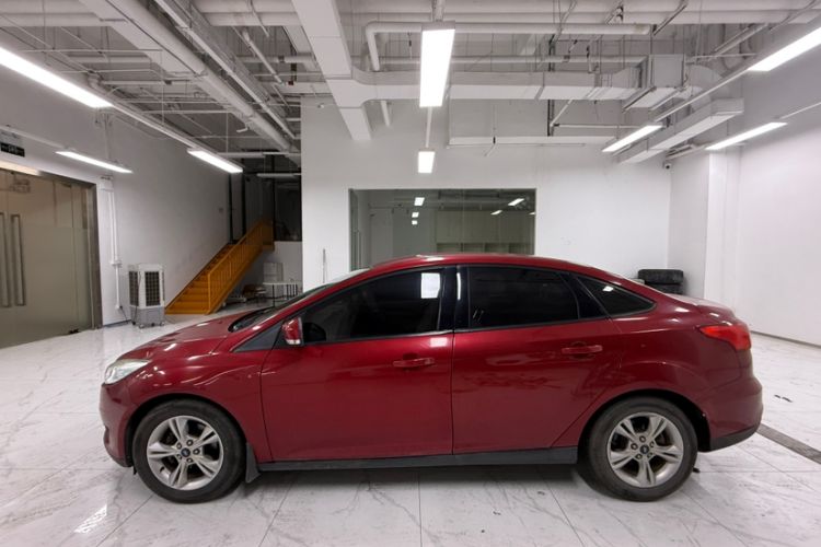 Used Ford Focus 2018 Sedan Classic 1.6L Automatic Comfort Plus Smart Drive Version Exterior 2