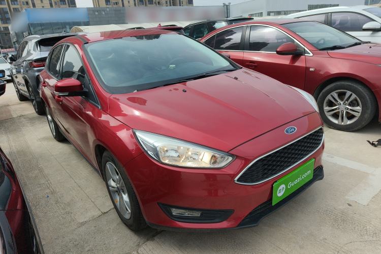 Used Ford Focus 2018 Hatchback Classic 1.6L Automatic Comfort Plus SmartDrive Edition Front Right 45 Deg