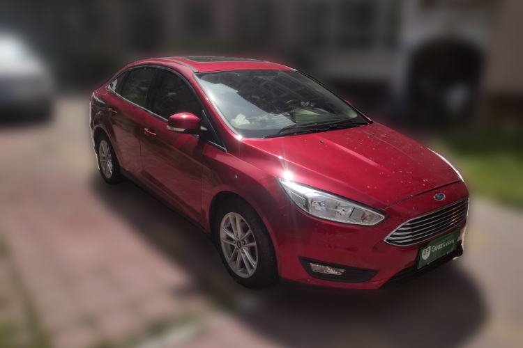 Used Ford Focus 2018 Sedan Classic 1.6L Automatic Trendy SmartDrive Edition Front Right 45 Deg