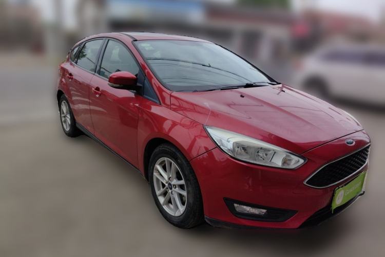Used Ford Focus 2018 Hatchback Classic 1.6L Automatic Trendy SmartDrive Edition Front Right 45 Deg