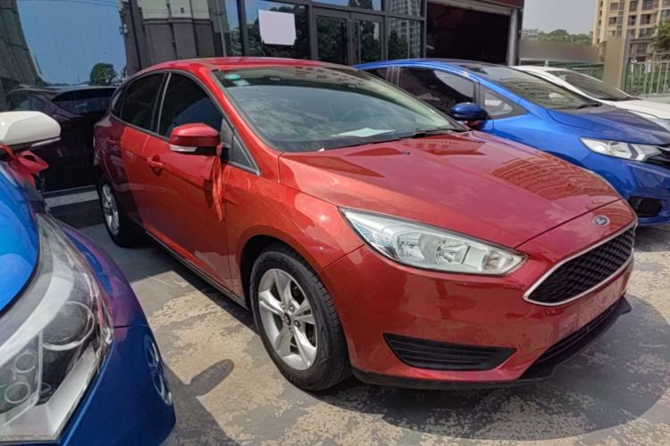 Used Ford Focus 2018 Hatchback Classic 1.6L Automatic Comfort Plus SmartDrive Edition Front Right 45 Deg