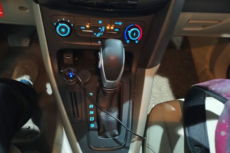 Used Ford Focus 2018 Sedan Classic 1.6L Automatic Comfort Plus Smart Drive Version Gear Lever