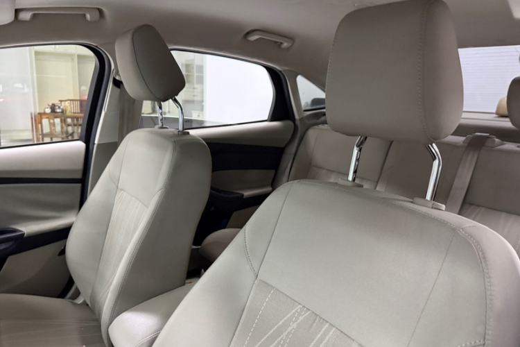 Used Ford Focus 2018 Sedan Classic 1.6L Automatic Comfort Plus Smart Drive Version Interior 1