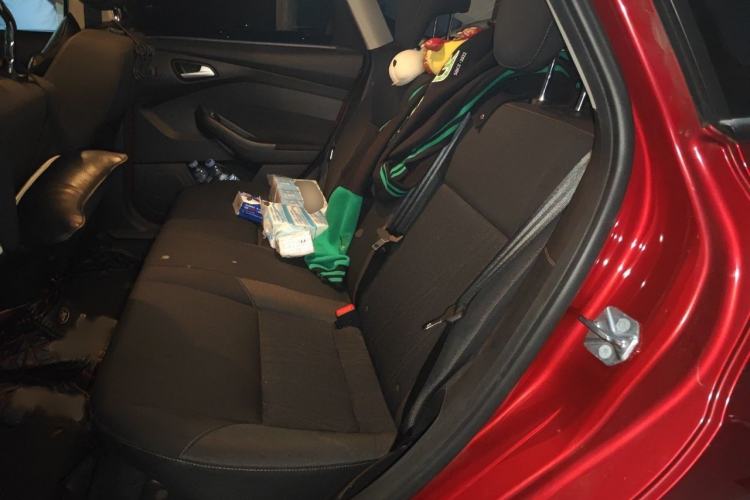 Used Ford Focus 2018 Hatchback Classic 1.6L Automatic Comfort Plus SmartDrive Edition Interior 4