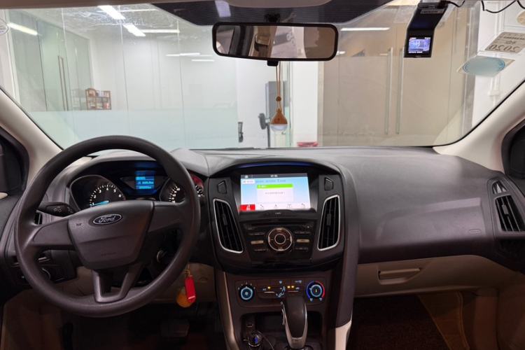 Used Ford Focus 2018 Sedan Classic 1.6L Automatic Comfort Plus Smart Drive Version Interior 7