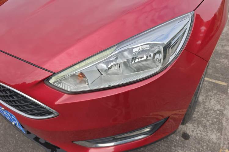 Used Ford Focus 2018 Hatchback Classic EcoBoost 180 Automatic Elite Model Left Front Headlight