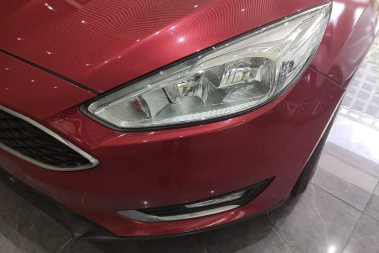 Used Ford Focus 2018 Hatchback Classic EcoBoost 180 Automatic Elite Model Left Front Headlight