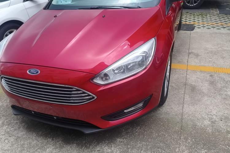 Used Ford Focus 2018 Sedan Classic 1.6L Automatic Trendy SmartDrive Edition Left Front Headlight