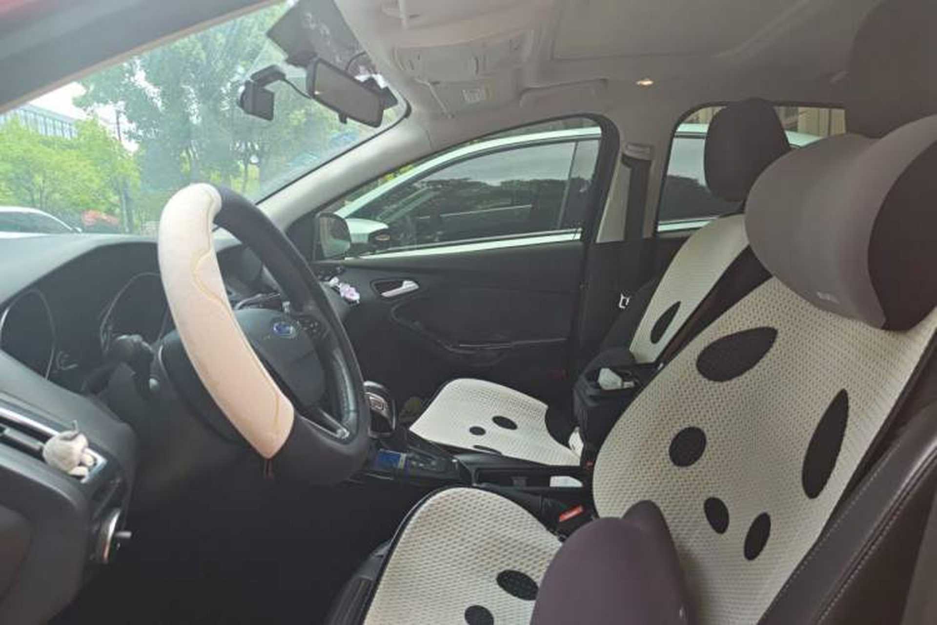 Used Ford Focus 2018 Sedan Classic 1.6L Automatic Trendy SmartDrive Edition Left Front Seat