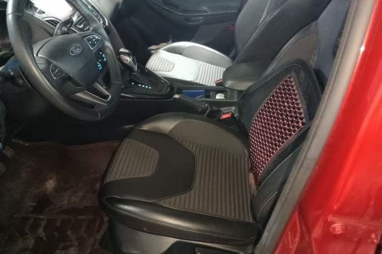 Used Ford Focus 2018 Sedan Classic 1.6L Automatic Trendy SmartDrive Edition Left Front Seat