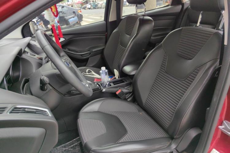 Used Ford Focus 2018 Hatchback Classic 1.6L Automatic Trendy SmartDrive Edition Left Front Seat
