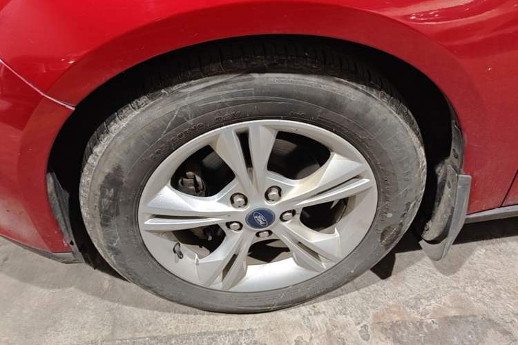 Used Ford Focus 2018 Sedan Classic 1.6L Automatic Comfort Plus Smart Drive Version Left Front Wheel Hub