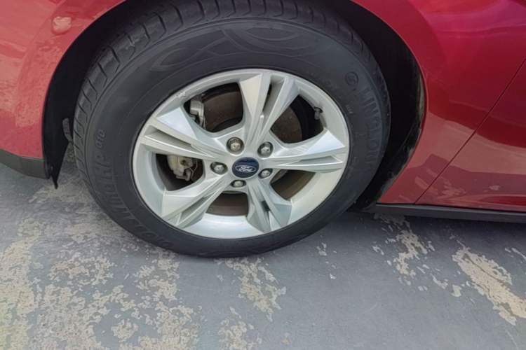 Used Ford Focus 2018 Hatchback Classic 1.6L Automatic Comfort Plus SmartDrive Edition Left Front Wheel Hub