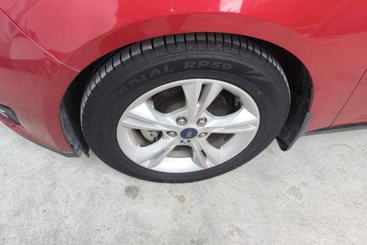 Used Ford Focus 2018 Hatchback Classic 1.6L Automatic Comfort Plus SmartDrive Edition Left Front Wheel Hub