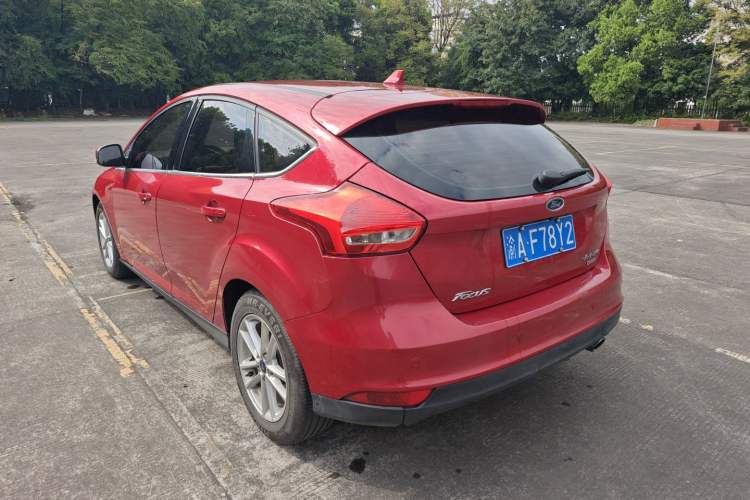 Used Ford Focus 2018 Hatchback Classic EcoBoost 180 Automatic Elite Model Rear Left 45 Deg