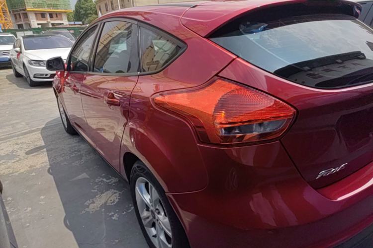 Used Ford Focus 2018 Hatchback Classic 1.6L Automatic Comfort Plus SmartDrive Edition Rear Left 45 Deg