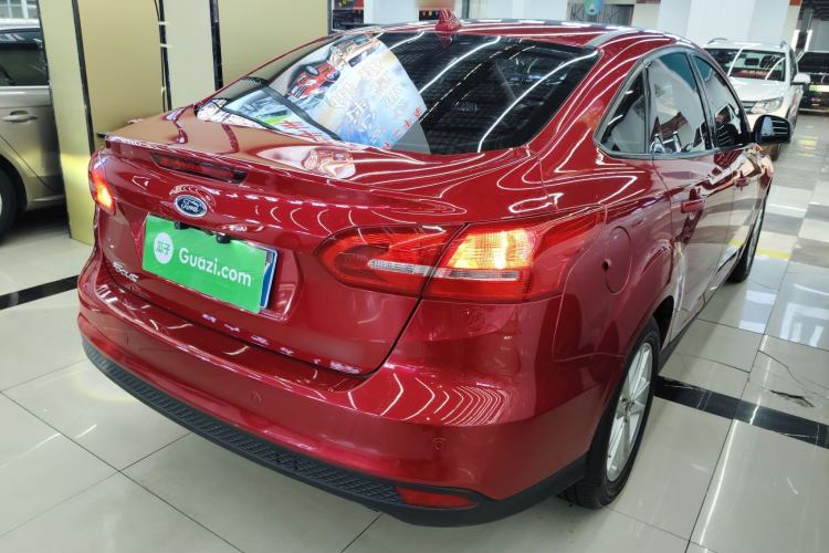 Used Ford Focus 2018 Sedan Classic 1.6L Automatic Trendy SmartDrive Edition Rear Right 45 Deg