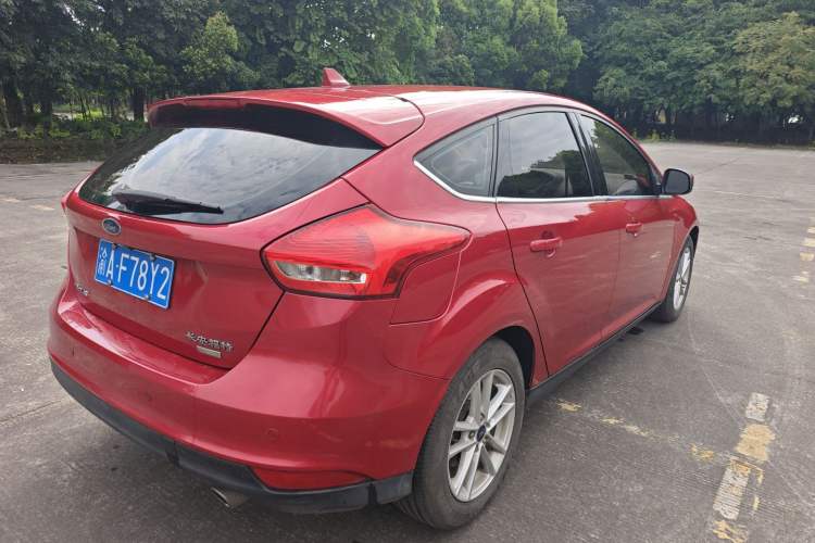 Used Ford Focus 2018 Hatchback Classic EcoBoost 180 Automatic Elite Model Rear Right 45 Deg