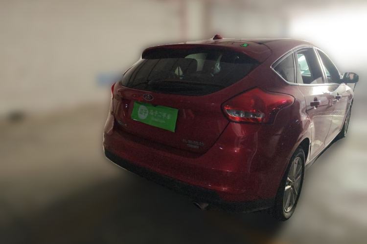 Used Ford Focus 2018 Hatchback Classic EcoBoost 180 Automatic Elite Model Rear Right 45 Deg