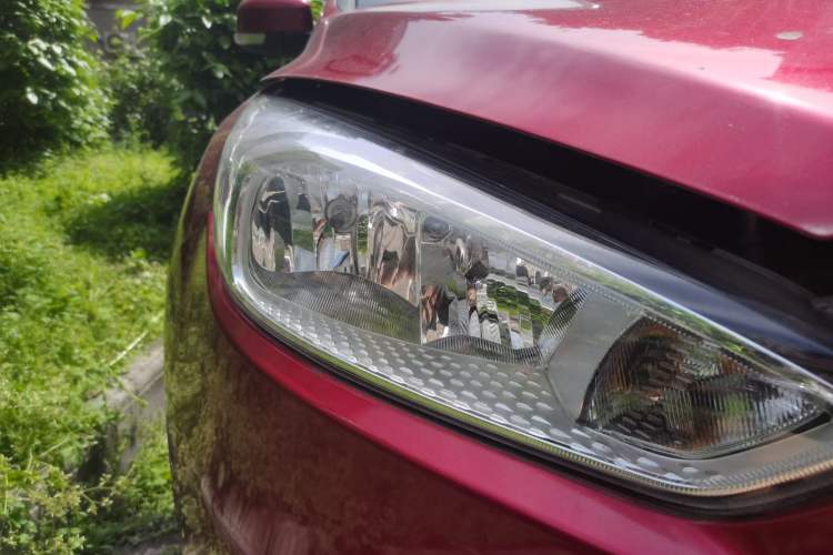 Used Ford Focus 2018 Sedan Classic 1.6L Automatic Trendy SmartDrive Edition Right Front Headlight