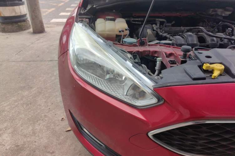 Used Ford Focus 2018 Hatchback Classic 1.6L Automatic Trendy SmartDrive Edition Right Front Headlight