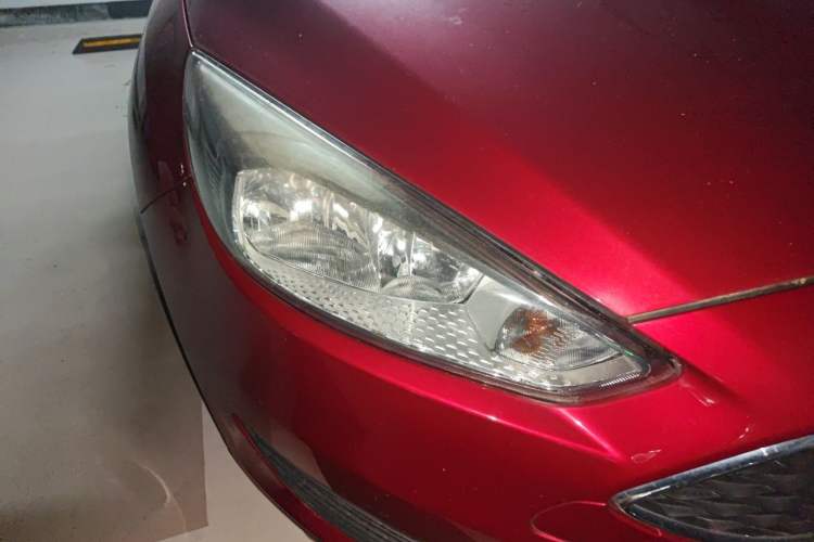 Used Ford Focus 2018 Hatchback Classic 1.6L Automatic Comfort Plus SmartDrive Edition Right Front Headlight