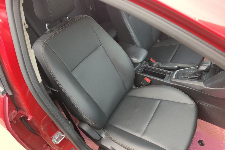 Used Ford Focus 2018 Hatchback Classic 1.6L Automatic Comfort Plus SmartDrive Edition Right Front Seat