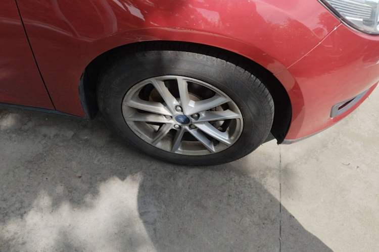 Used Ford Focus 2018 Sedan Classic 1.6L Automatic Trendy SmartDrive Edition Right Front Wheel Hub