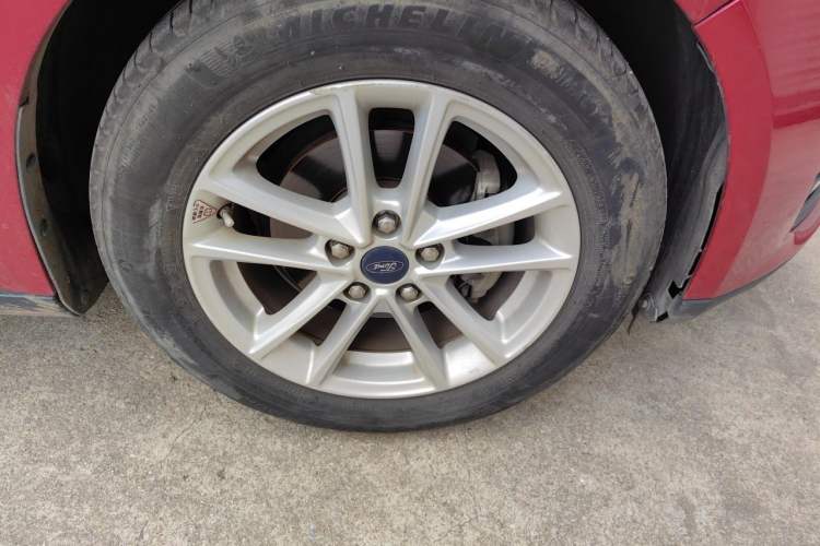 Used Ford Focus 2018 Hatchback Classic 1.6L Automatic Trendy SmartDrive Edition Right Front Wheel Hub