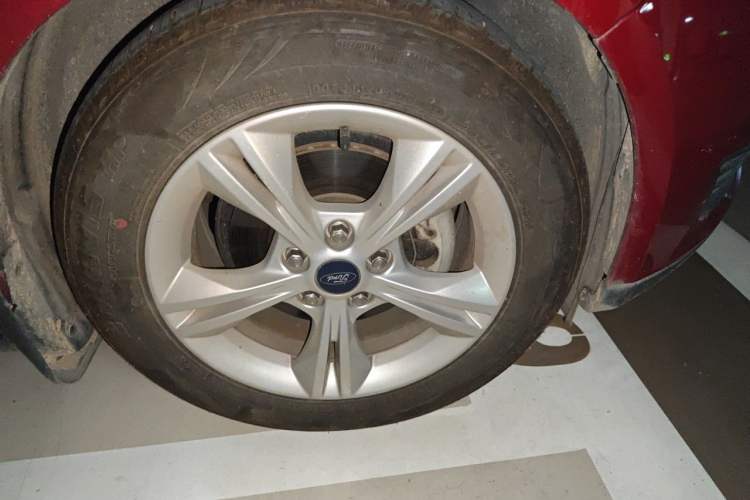 Used Ford Focus 2018 Hatchback Classic 1.6L Automatic Comfort Plus SmartDrive Edition Right Front Wheel Hub