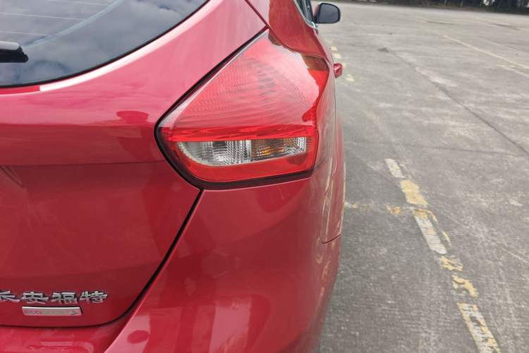Used Ford Focus 2018 Hatchback Classic EcoBoost 180 Automatic Elite Model Right Rear Taillight