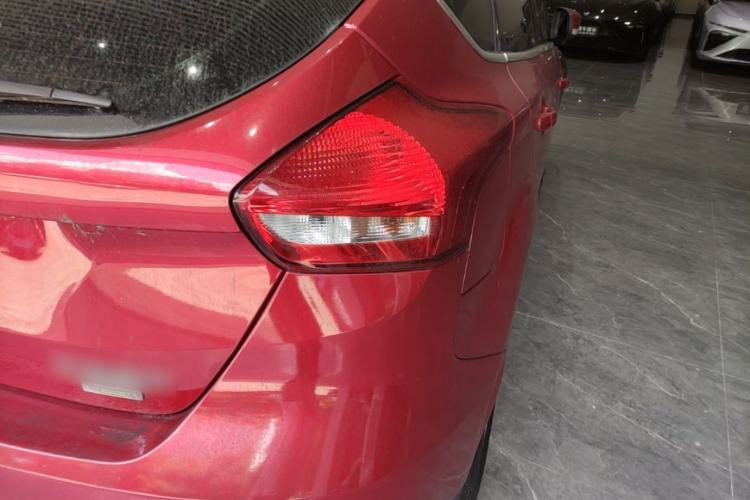 Used Ford Focus 2018 Hatchback Classic EcoBoost 180 Automatic Elite Model Right Rear Taillight
