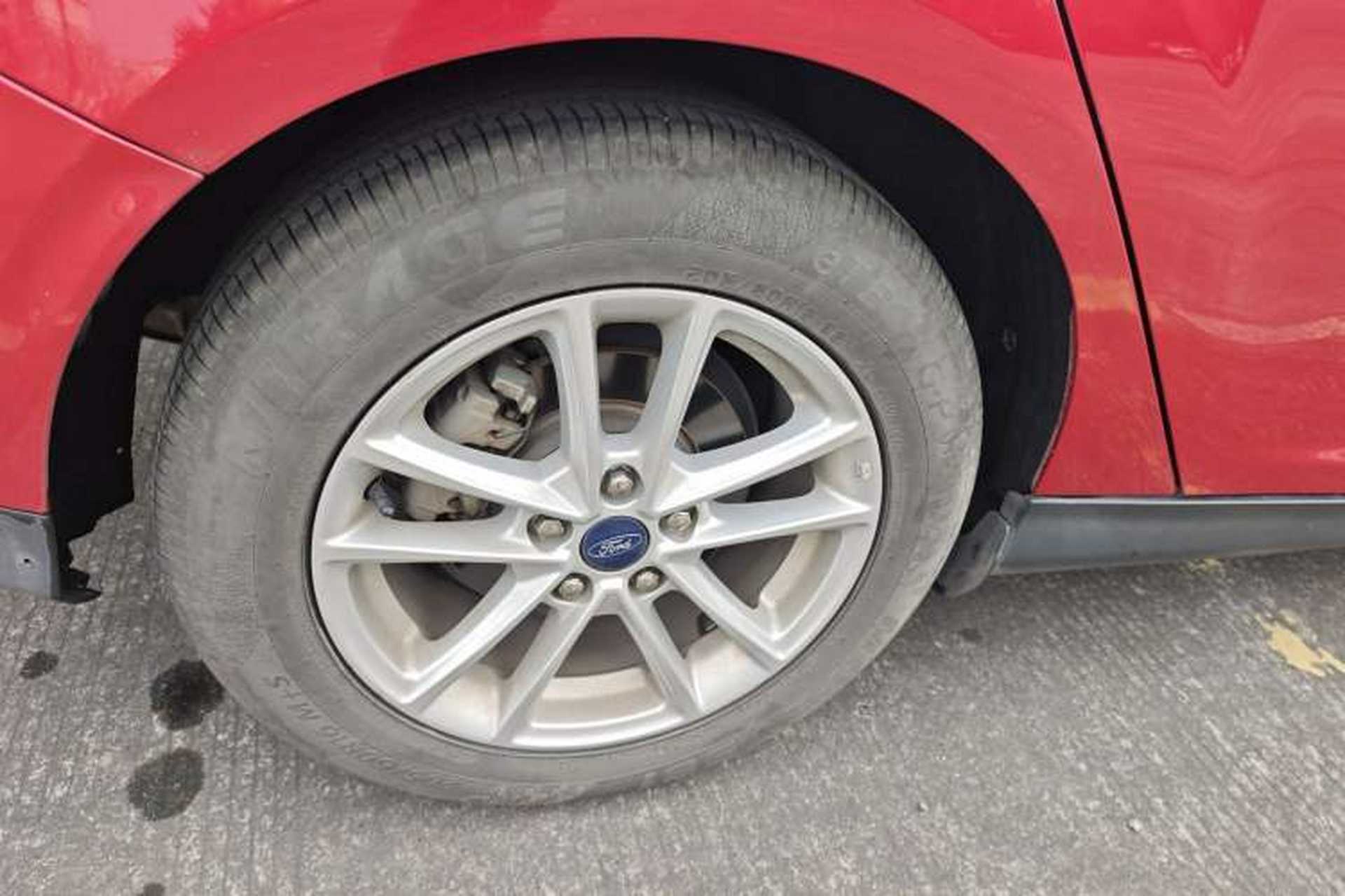 Used Ford Focus 2018 Hatchback Classic EcoBoost 180 Automatic Elite Model Right Rear Wheel Hub