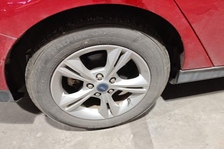 Used Ford Focus 2018 Sedan Classic 1.6L Automatic Comfort Plus Smart Drive Version Right Rear Wheel Hub