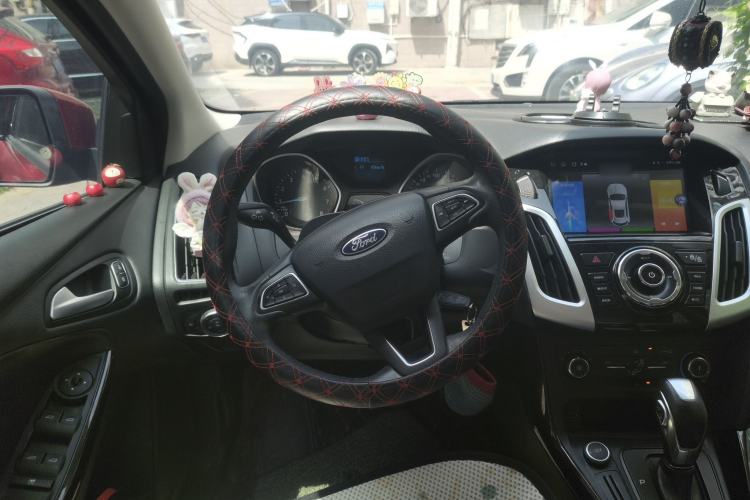 Used Ford Focus 2018 Sedan Classic 1.6L Automatic Trendy SmartDrive Edition Steering Wheel