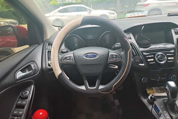 Used Ford Focus 2018 Sedan Classic 1.6L Automatic Trendy SmartDrive Edition Steering Wheel