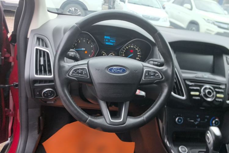 Used Ford Focus 2018 Sedan Classic 1.6L Automatic Trendy SmartDrive Edition Steering Wheel