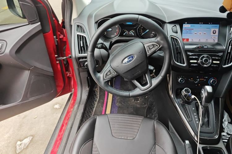 Used Ford Focus 2018 Sedan Classic 1.6L Automatic Trendy SmartDrive Edition Steering Wheel