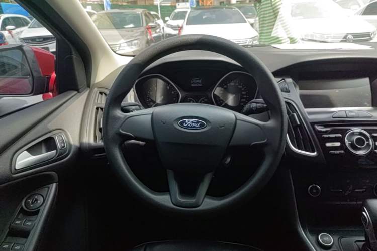 Used Ford Focus 2018 Hatchback Classic 1.6L Automatic Comfort Plus SmartDrive Edition Steering Wheel