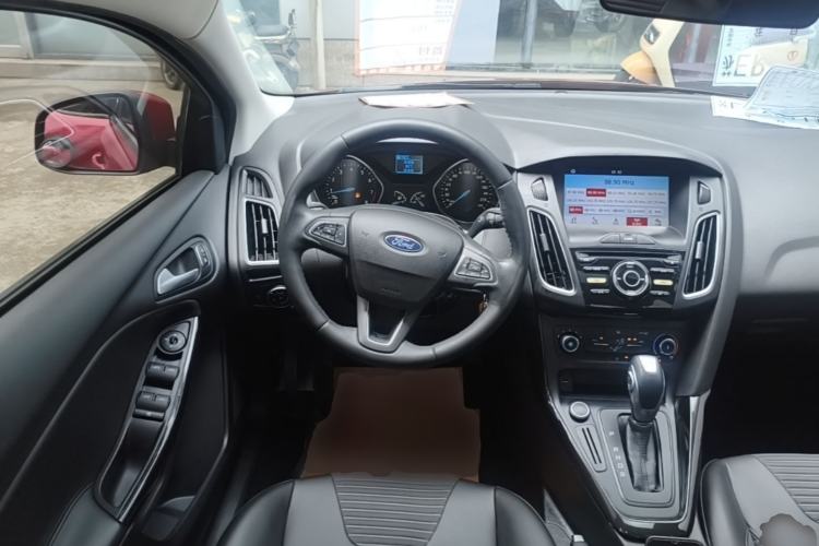 Used Ford Focus 2018 Sedan Classic 1.6L Automatic Trendy SmartDrive Edition Steering Wheel