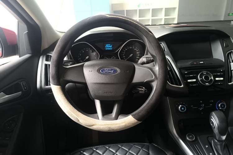 Used Ford Focus 2018 Hatchback Classic 1.6L Automatic Comfort Plus SmartDrive Edition Steering Wheel